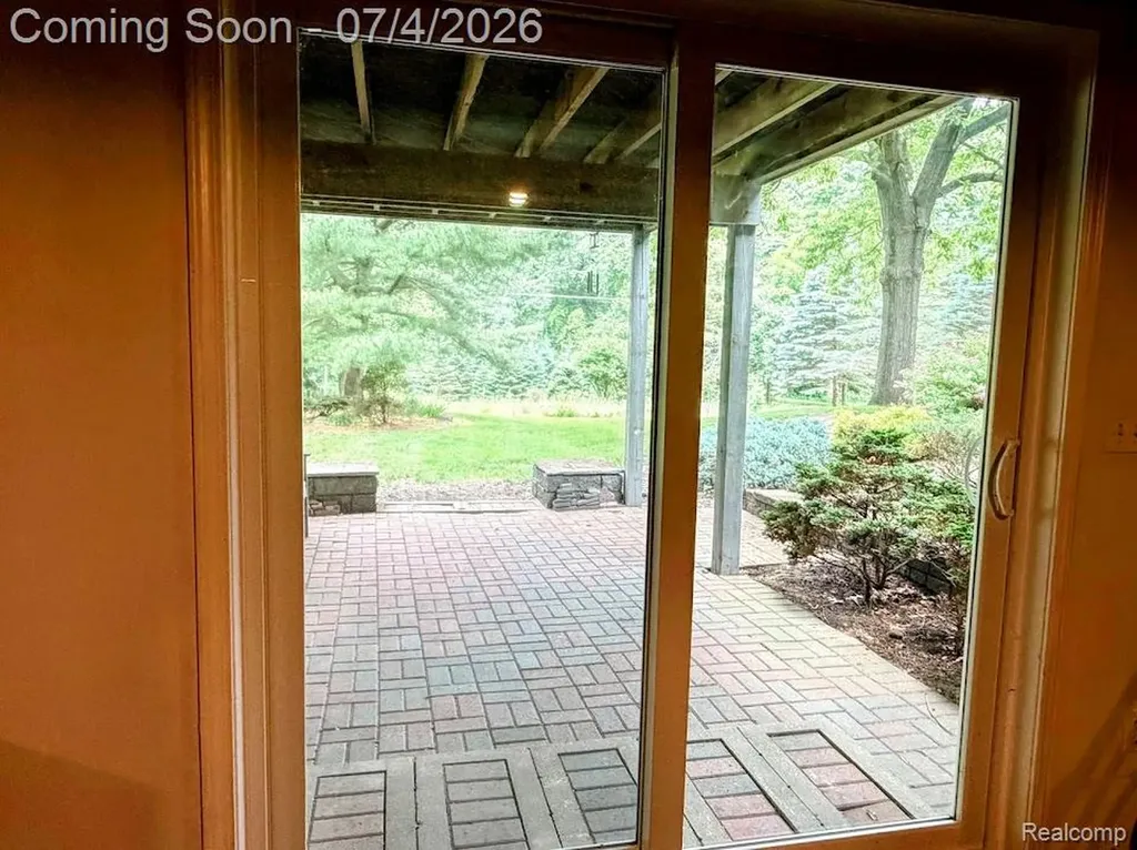10928 Sunny Ridge Court Hamburg Township MI 48169