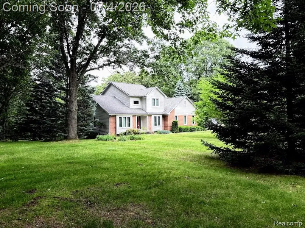 10928 Sunny Ridge Court Hamburg Township MI 48169