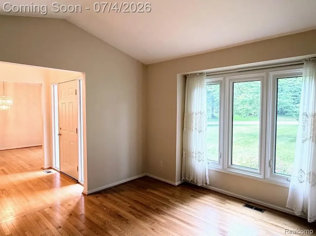 10928 Sunny Ridge Court Hamburg Township MI 48169