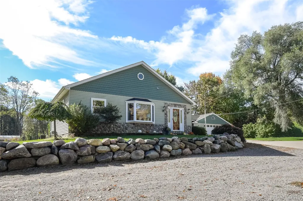 2076 Seymour Lake Road Brandon Charter Township MI 48462