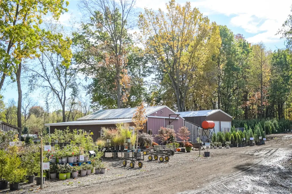 2076 Seymour Lake Road Brandon Charter Township MI 48462