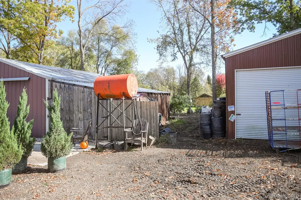 2076 Seymour Lake Road Brandon Charter Township MI 48462