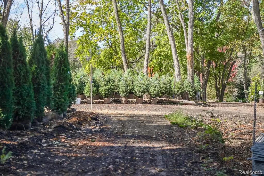 2076 Seymour Lake Road Brandon Charter Township MI 48462