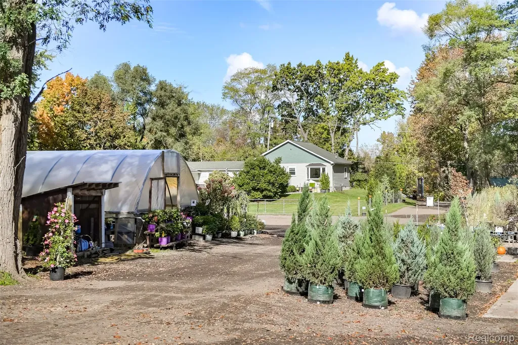 2076 Seymour Lake Road Brandon Charter Township MI 48462