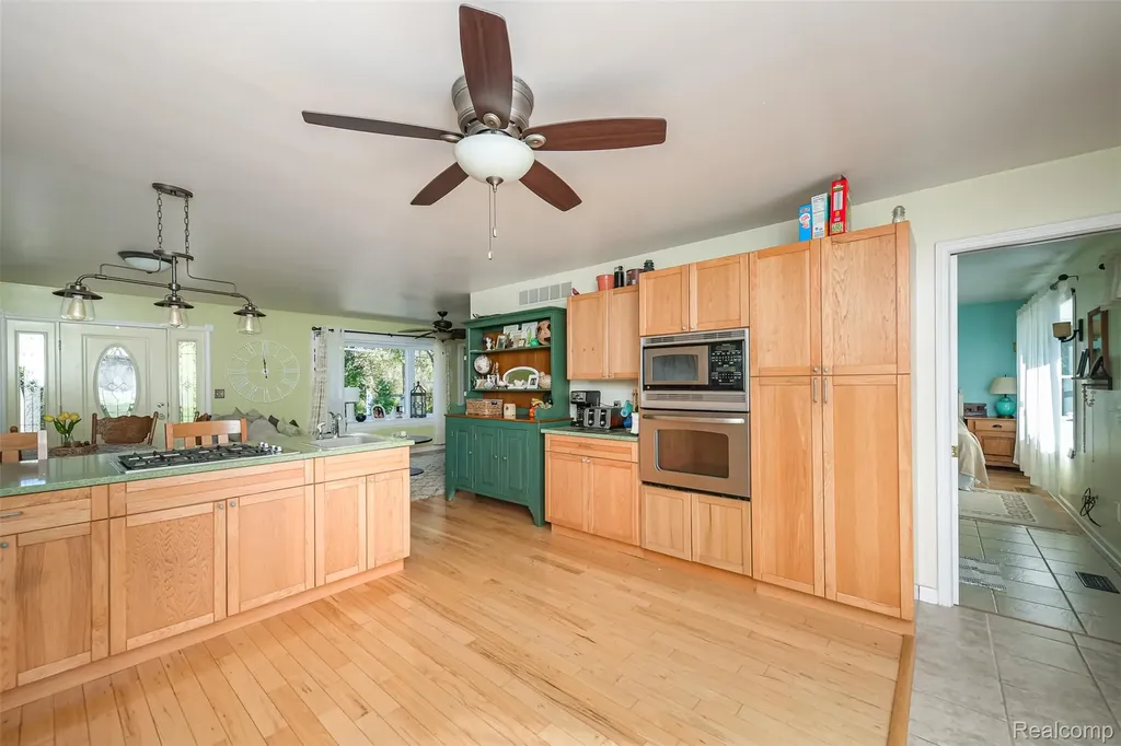 2076 Seymour Lake Road Brandon Charter Township MI 48462