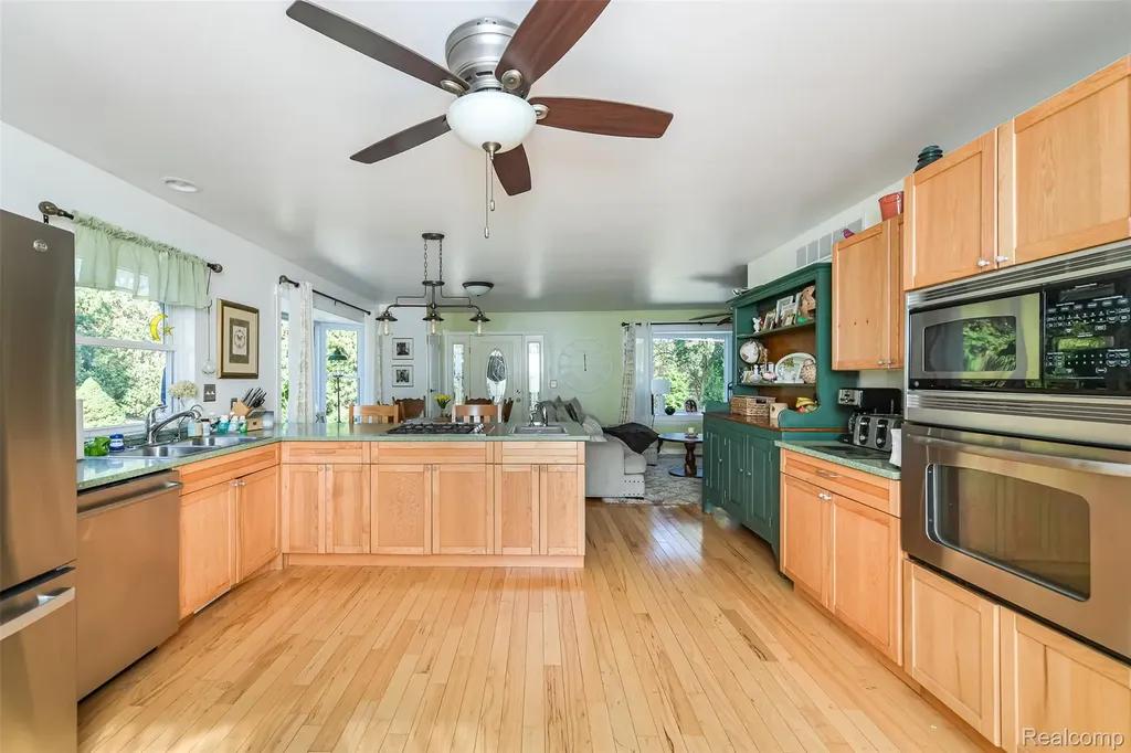 2076 Seymour Lake Road Brandon Charter Township MI 48462