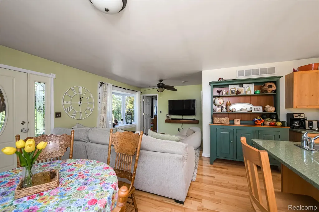 2076 Seymour Lake Road Brandon Charter Township MI 48462