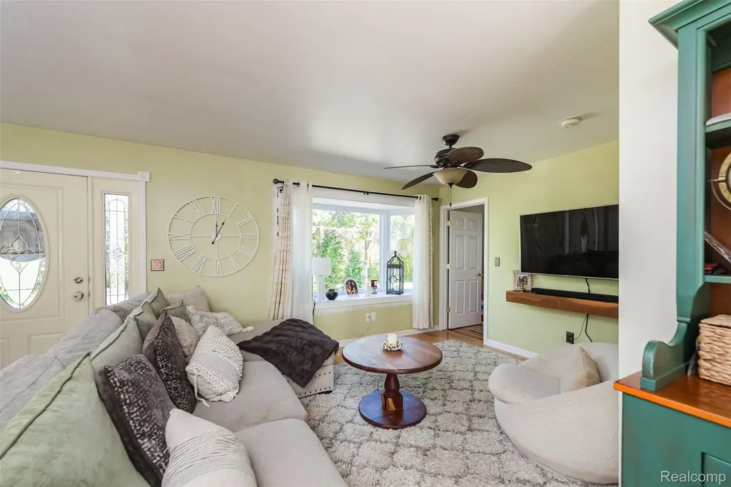 2076 Seymour Lake Road Brandon Charter Township MI 48462