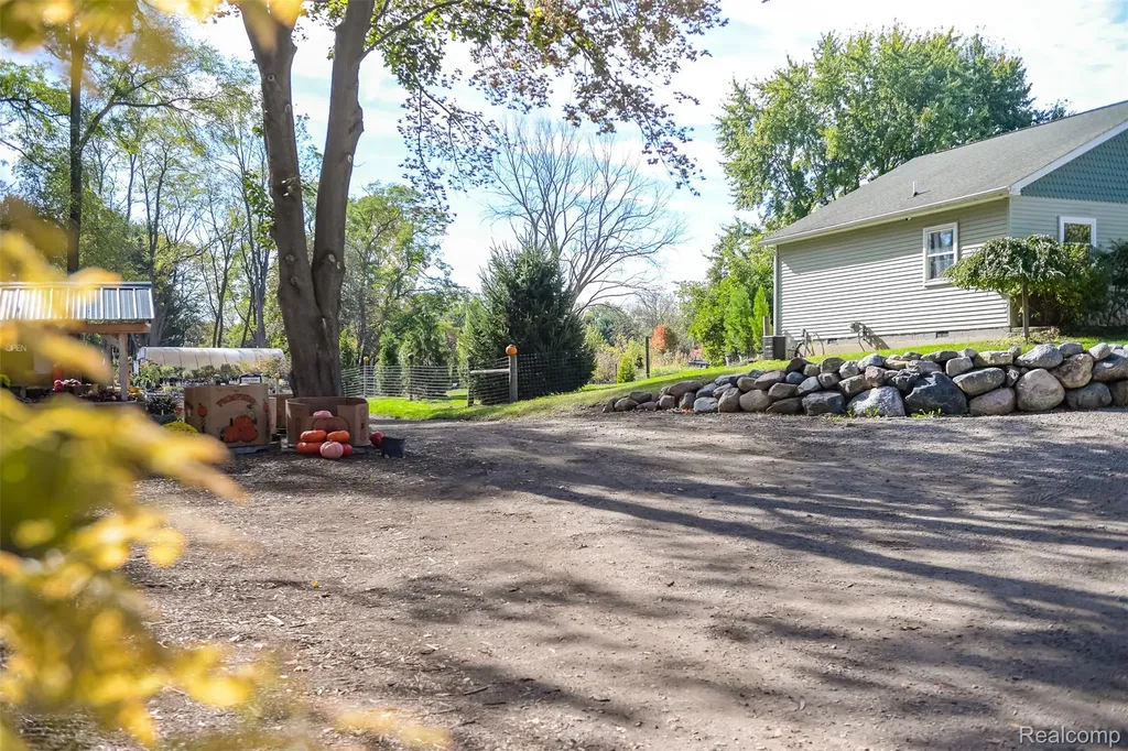 2076 Seymour Lake Road Brandon Charter Township MI 48462
