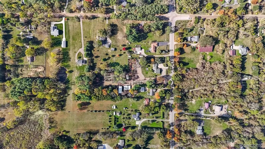 2076 Seymour Lake Road Brandon Charter Township MI 48462