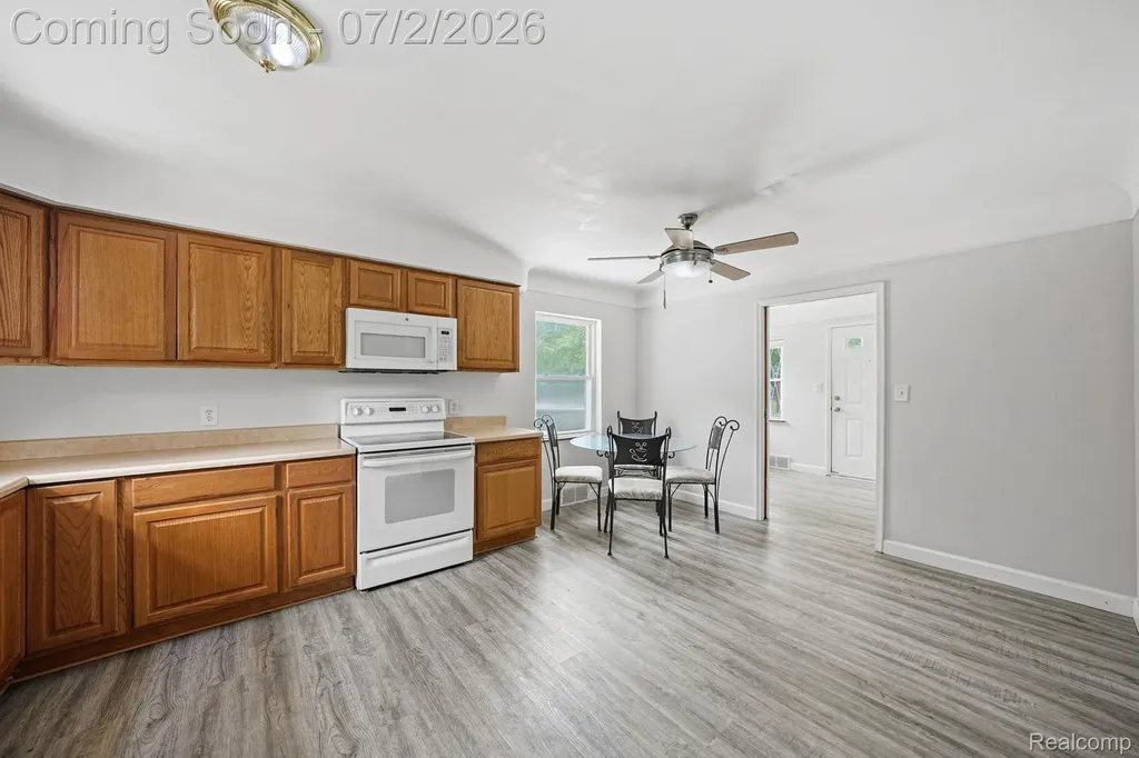 14845 Shirley Avenue Warren City MI 48089