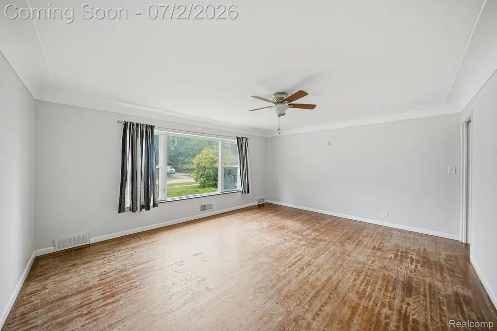 14845 Shirley Avenue Warren City MI 48089