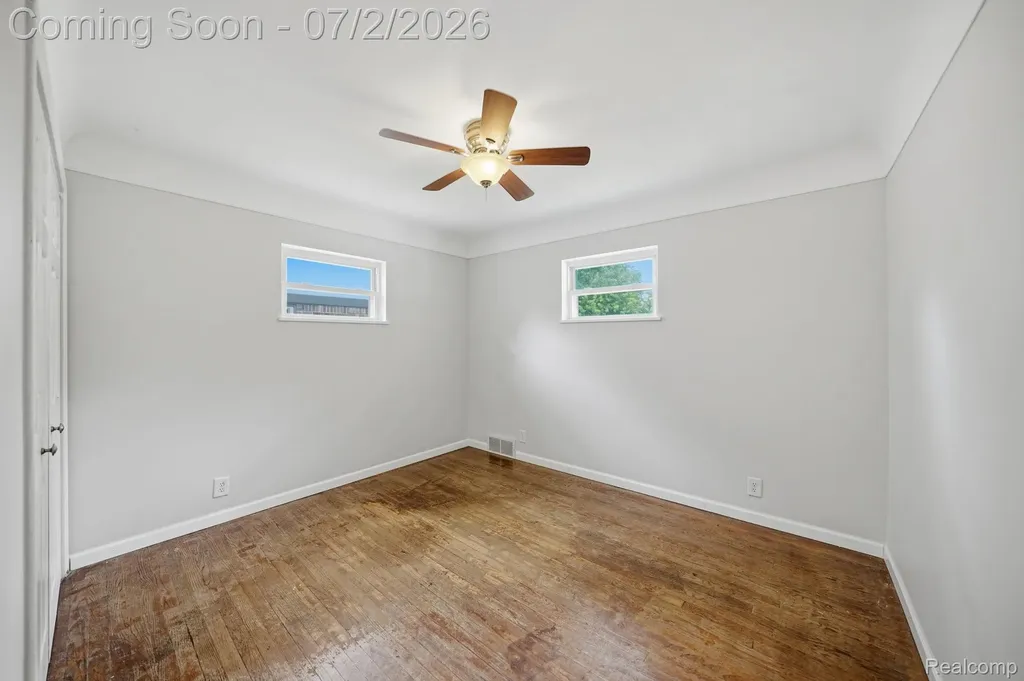 14845 Shirley Avenue Warren City MI 48089