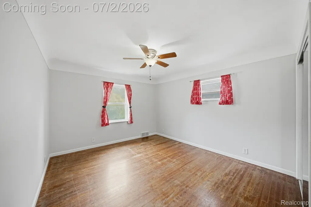 14845 Shirley Avenue Warren City MI 48089