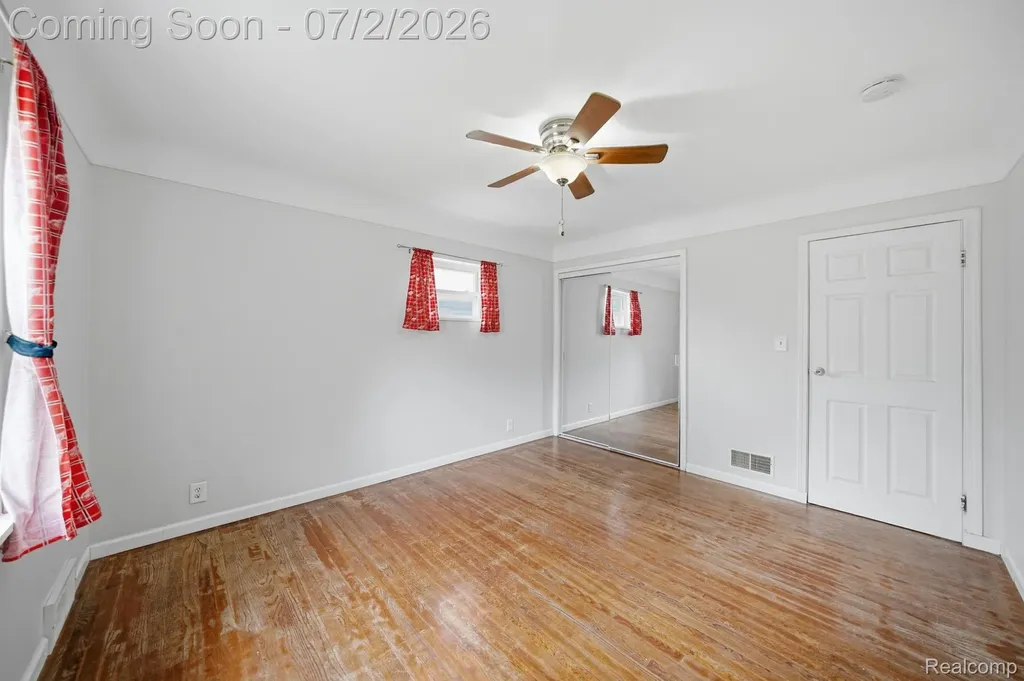 14845 Shirley Avenue Warren City MI 48089