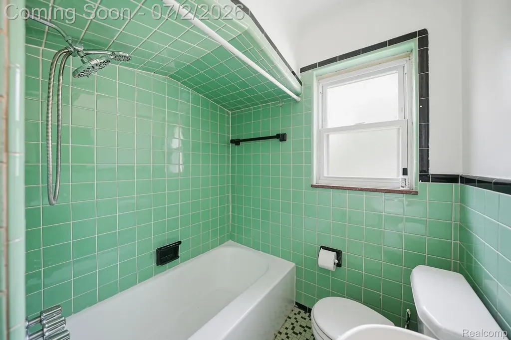14845 Shirley Avenue Warren City MI 48089