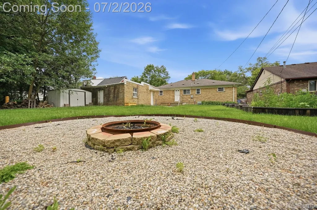 14845 Shirley Avenue Warren City MI 48089