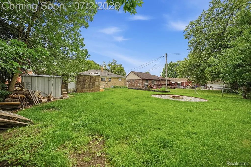 14845 Shirley Avenue Warren City MI 48089
