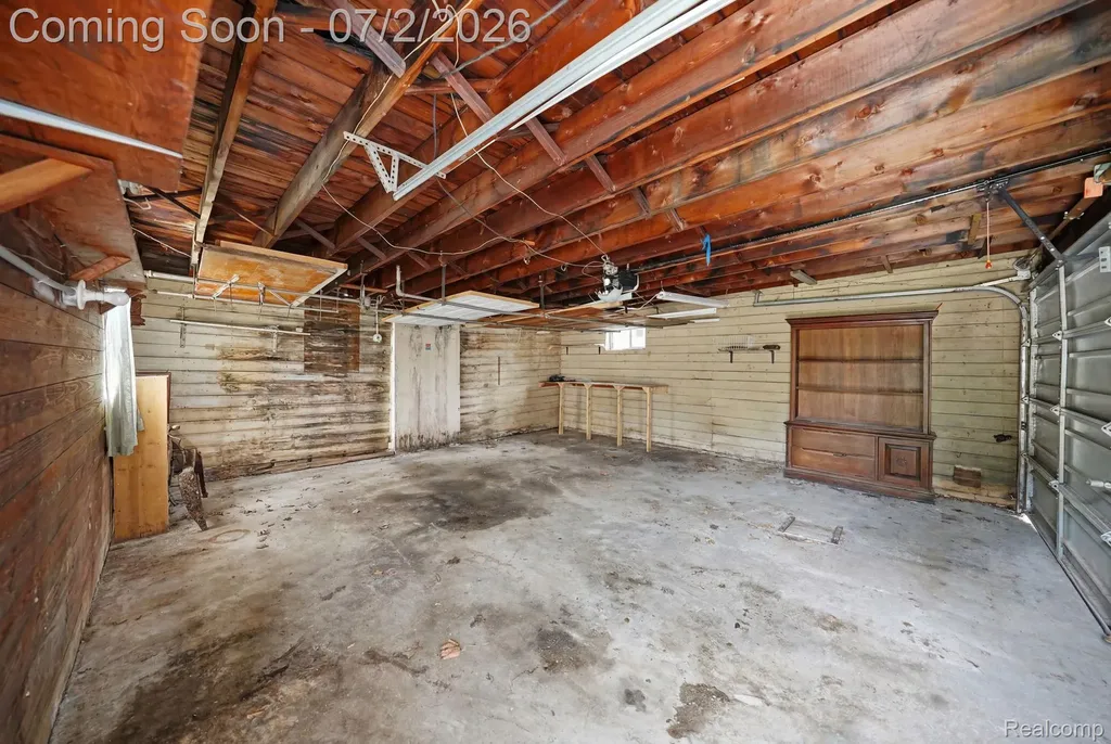 14845 Shirley Avenue Warren City MI 48089