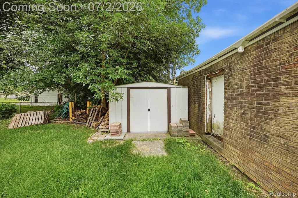 14845 Shirley Avenue Warren City MI 48089