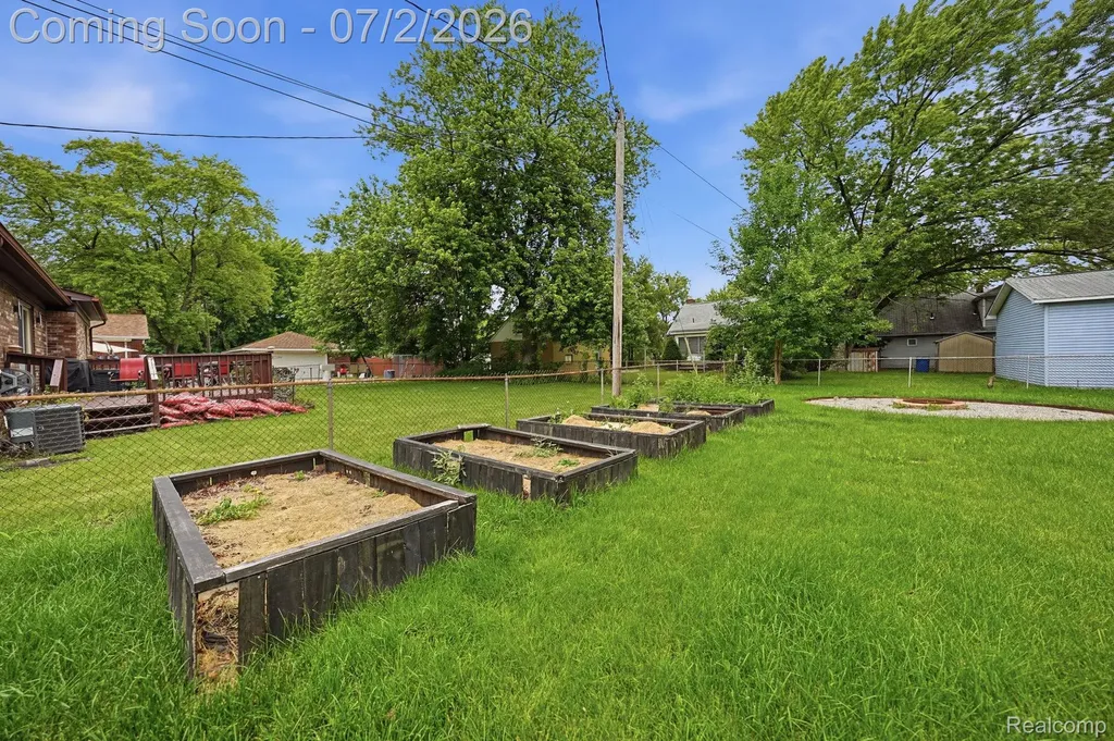 14845 Shirley Avenue Warren City MI 48089