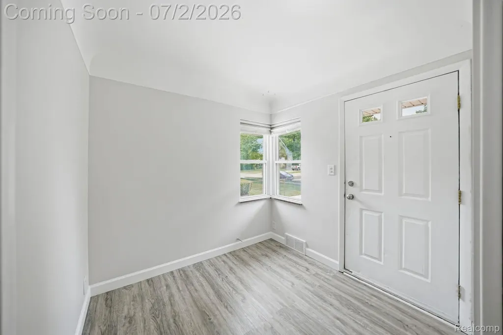 14845 Shirley Avenue Warren City MI 48089