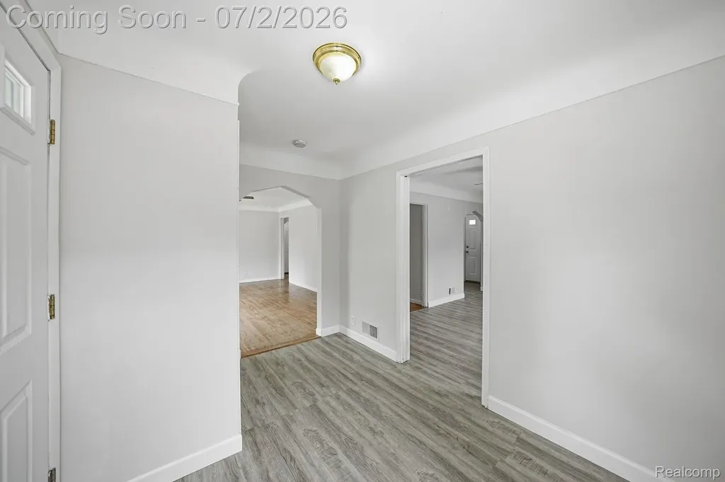 14845 Shirley Avenue Warren City MI 48089