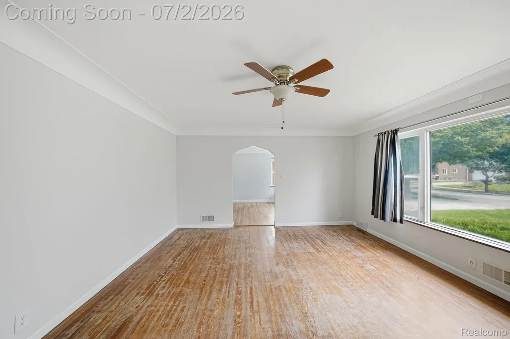 14845 Shirley Avenue Warren City MI 48089