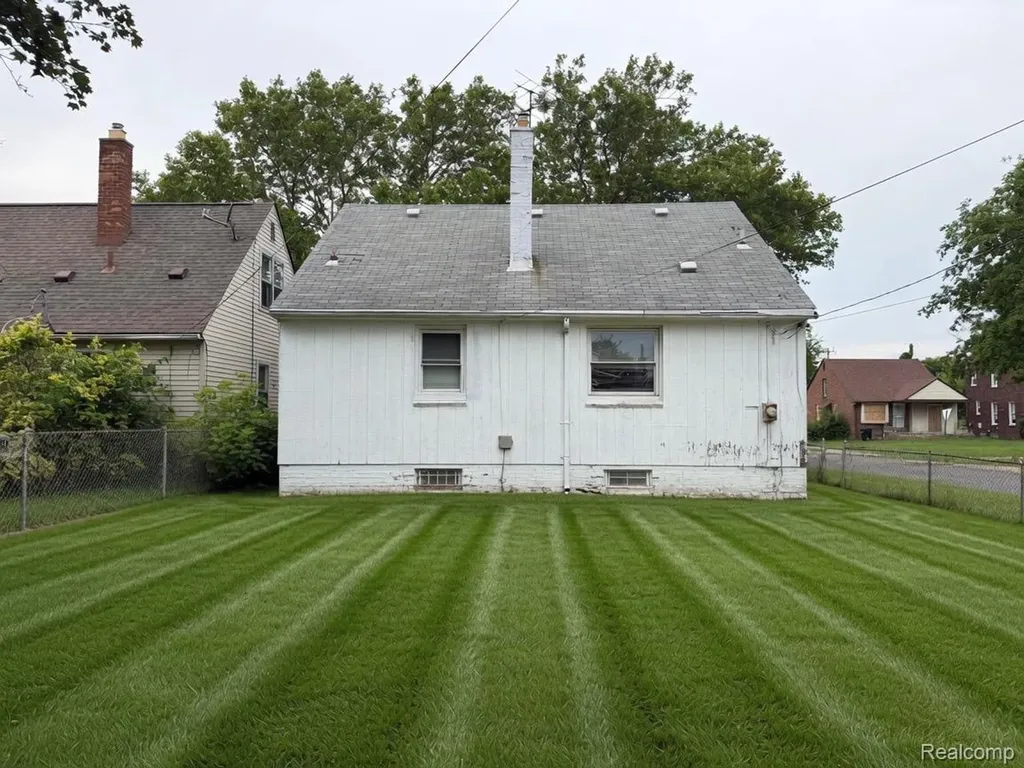 11090 Minden Street Detroit City MI 48205