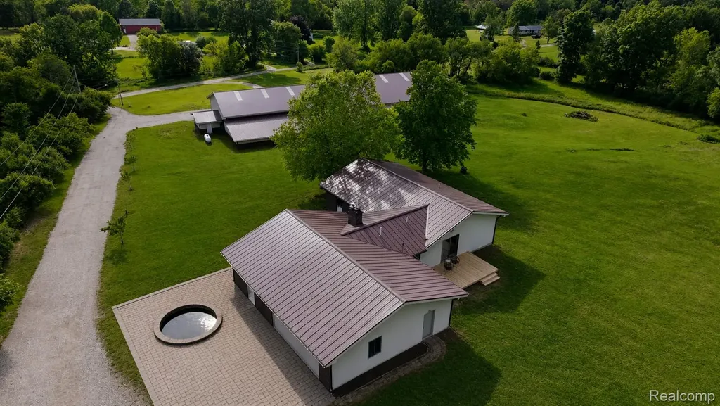 3200 E Bayliss Drive E Oxford Charter Township MI 48371