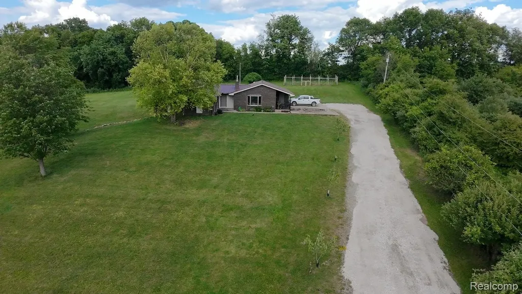 3200 E Bayliss Drive E Oxford Charter Township MI 48371