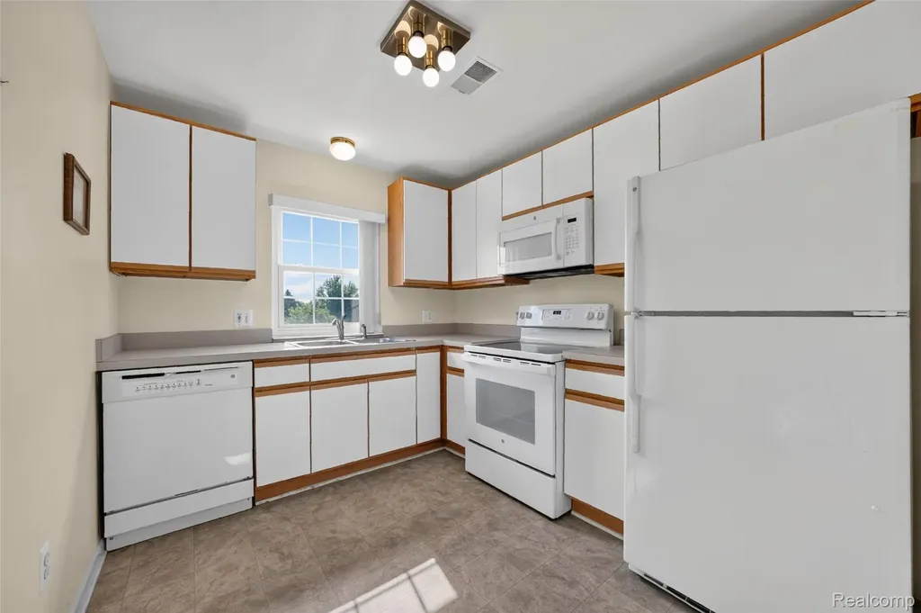 54726 Monarch Drive Shelby Charter Township MI 48316