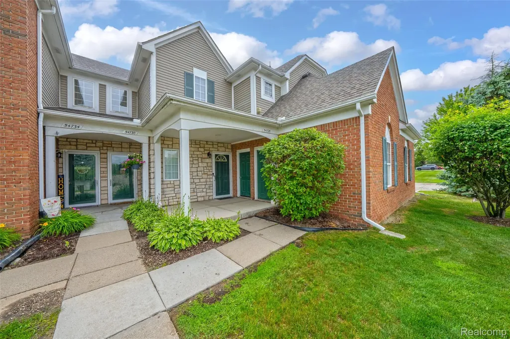 54726 Monarch Drive Shelby Charter Township MI 48316