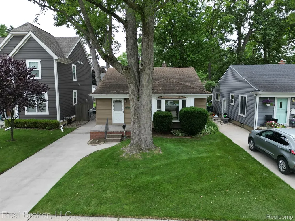 1919 Fern Street Royal Oak City MI 48073