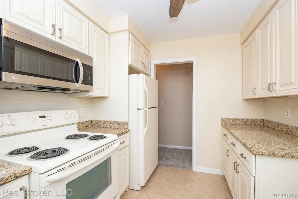 1919 Fern Street Royal Oak City MI 48073