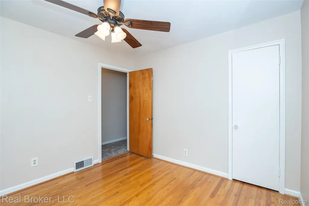 1919 Fern Street Royal Oak City MI 48073