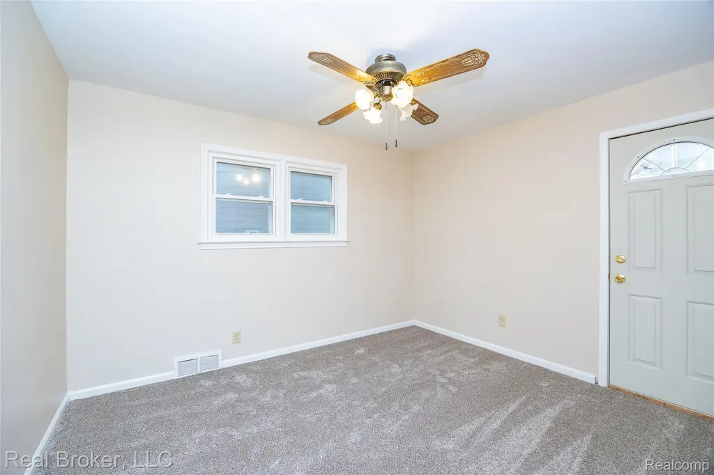 1919 Fern Street Royal Oak City MI 48073
