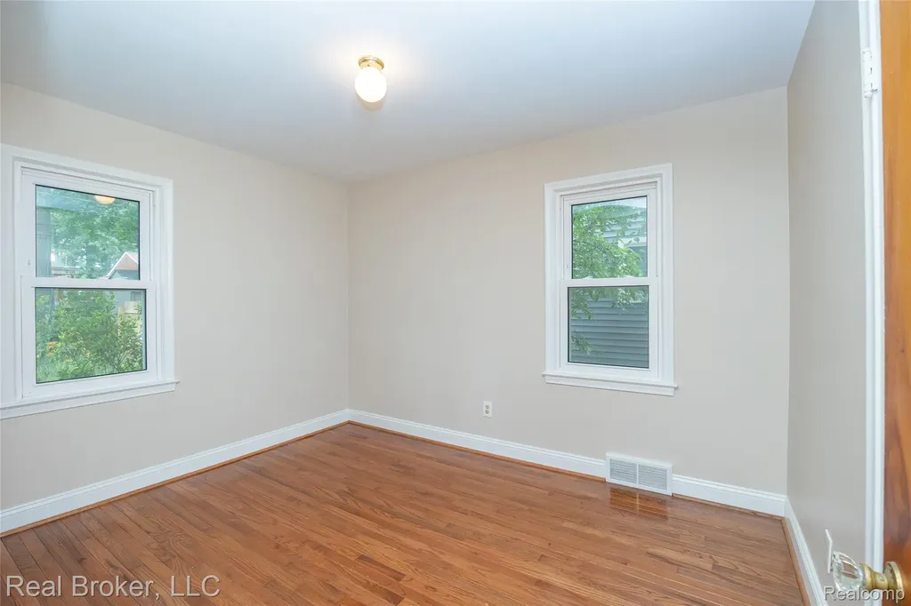 1919 Fern Street Royal Oak City MI 48073