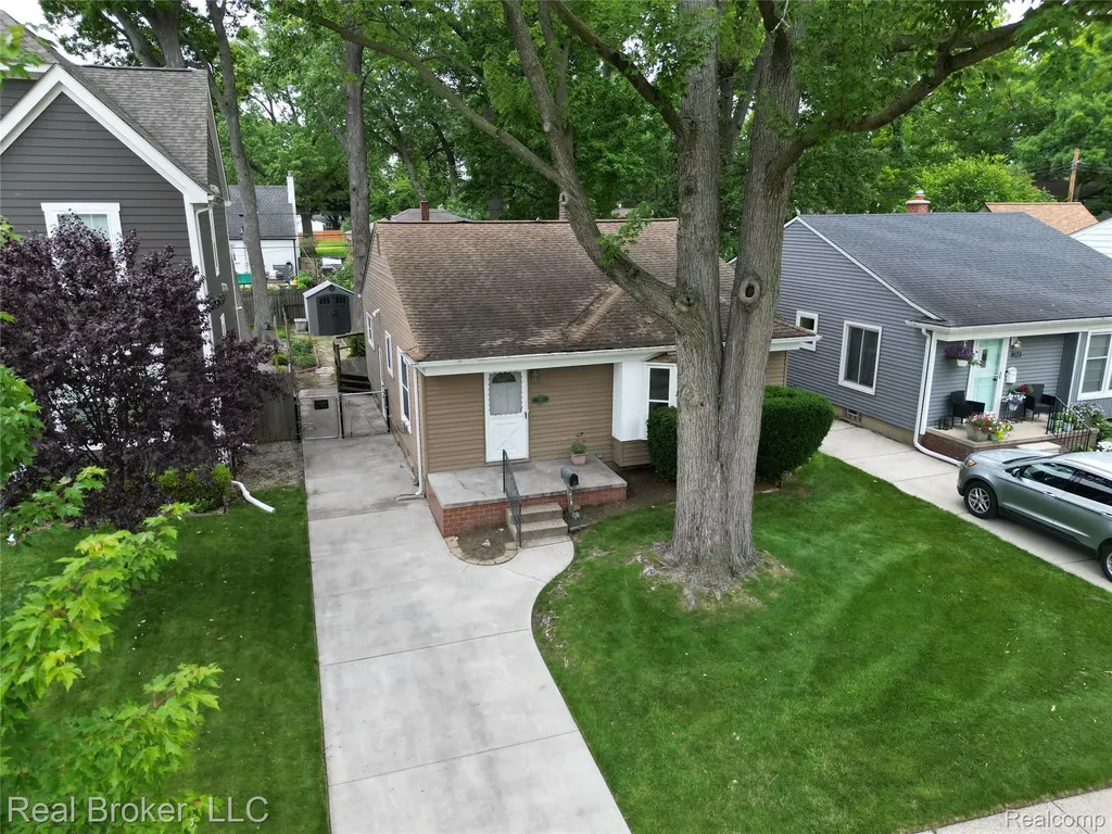 1919 Fern Street Royal Oak City MI 48073