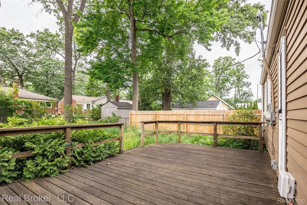 1919 Fern Street Royal Oak City MI 48073