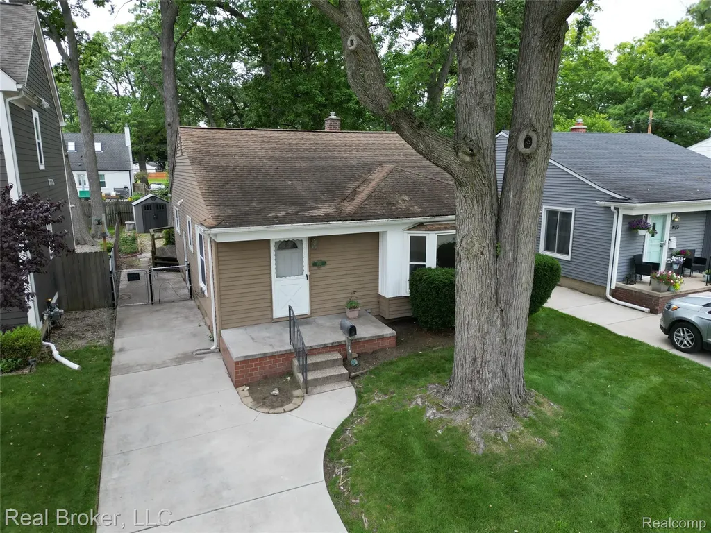 1919 Fern Street Royal Oak City MI 48073