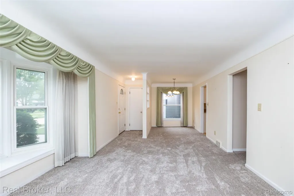 1919 Fern Street Royal Oak City MI 48073