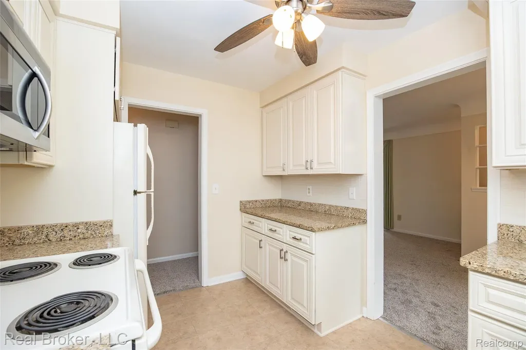 1919 Fern Street Royal Oak City MI 48073