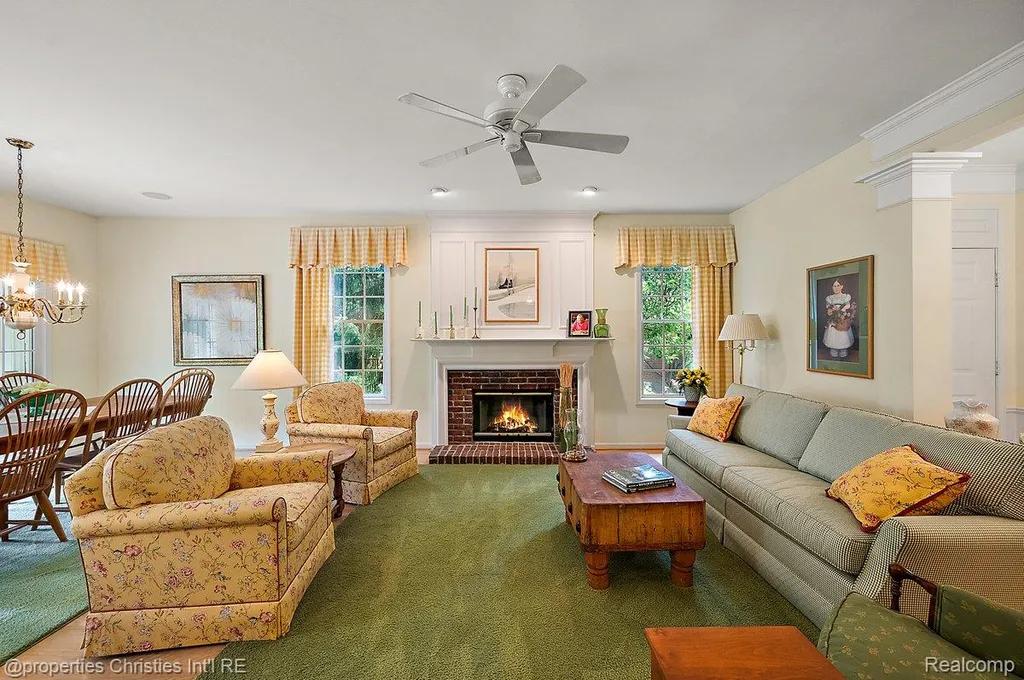 1946 Dunham Drive Rochester City MI 48306