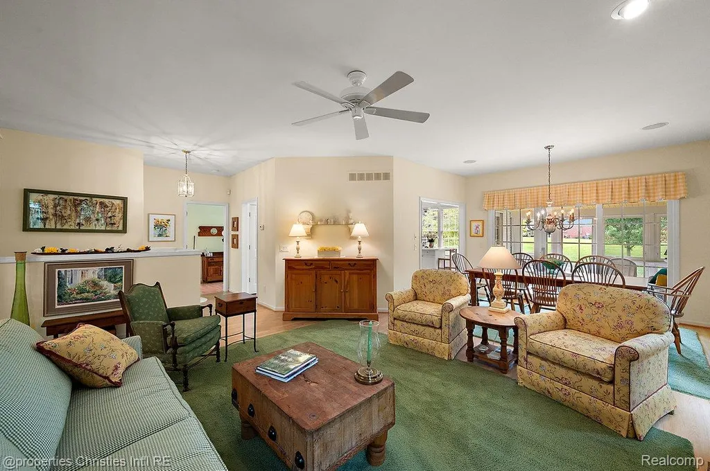 1946 Dunham Drive Rochester City MI 48306