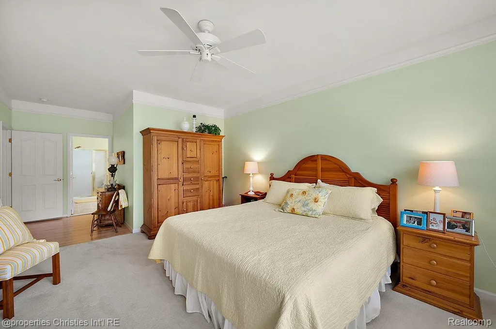 1946 Dunham Drive Rochester City MI 48306
