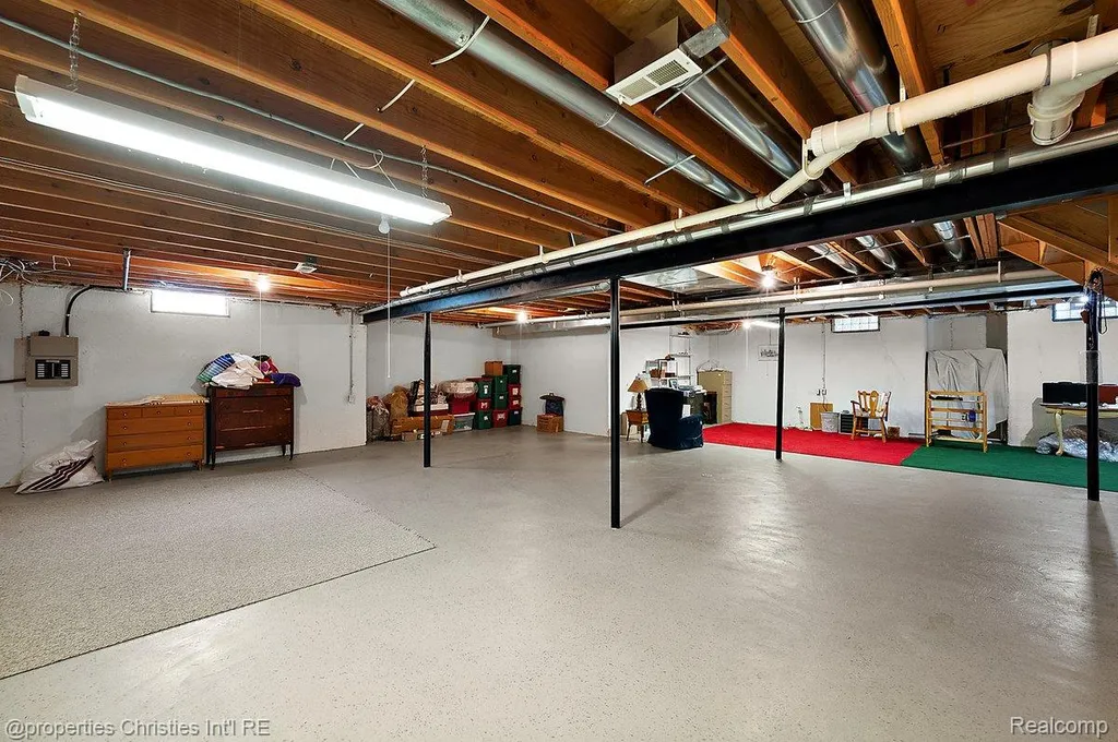 1946 Dunham Drive Rochester City MI 48306