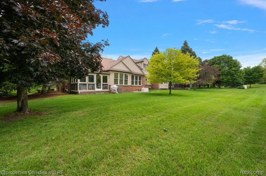 1946 Dunham Drive Rochester City MI 48306