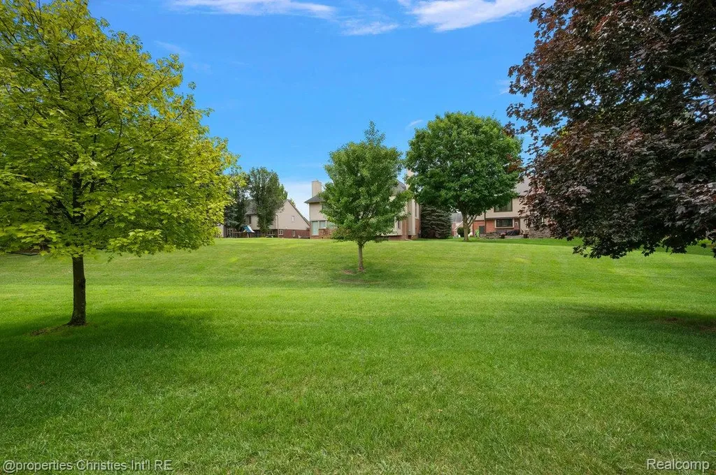 1946 Dunham Drive Rochester City MI 48306