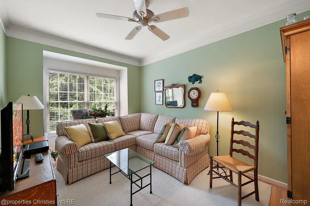 1946 Dunham Drive Rochester City MI 48306